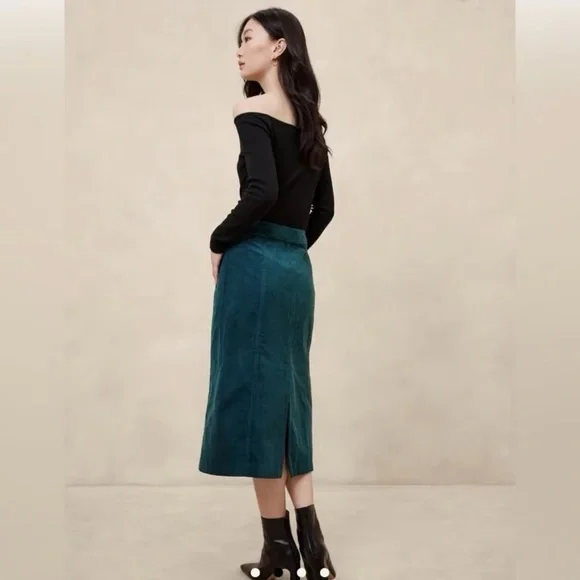 EUC Banana Republic Button Front Corduroy Midi Skirt in Teal, Size 2 / S - Picture 2 of 6